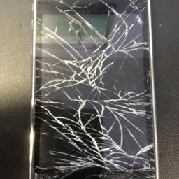 iPhone 3Gs with broken digitizer